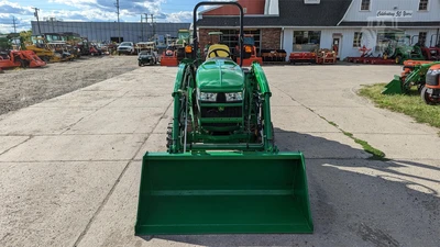 USED 2015 JOHN DEERE 3033R
