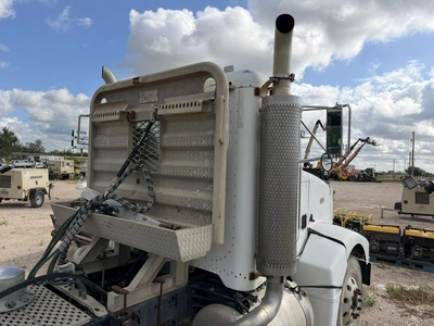Used 2004 PETERBILT 385 TRUCK TRACTOR Conventional trucks Texas US | Miedema Asset Management Group #1312552