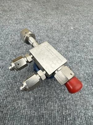 Used Parker UHP1004-2715C1F410 Pump & Valve Parts California US | Davliegogo LLC #1705413