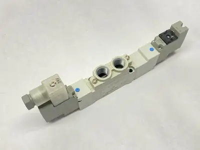 SY7420-5DZ-02T | SMC  Pneumatic Solenoid Valve 3-Position 1/4" NPT - New Other