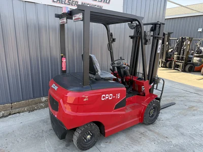 Used SDLOOL D15 4-Wheel Sit down Electric Counterbalance Forklifts Michigan US | KD Equipment Sales #1708784