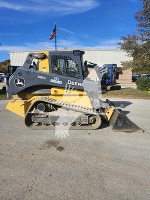 USED 2022 DEERE 331G