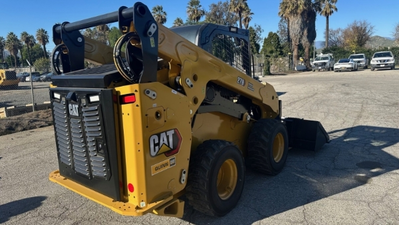 USED 2025 Caterpillar 270