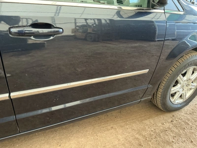 USED 2009 CHRYSLER TOWN AND COUNTRY