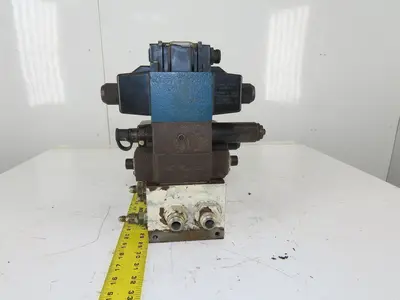 Rexroth 4WE10D31/0FCW110N9DAL 4/2 Way Hydraulic Regulated Valve Assembly 120V