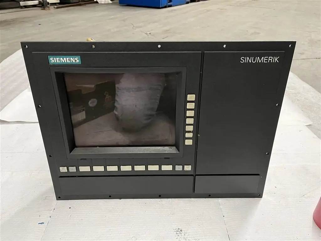 USED SIEMENS SINUMERIK 840C/840CE 6FC5103-0AB01-0AA2
