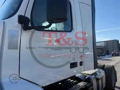 Used 2023 VOLVO VNR42T300 Conventional trucks Illinois US | T&S Trailer Pool #1509492