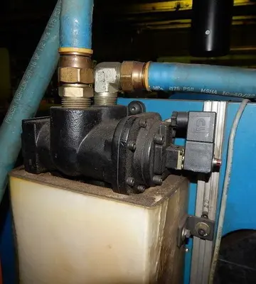 90 Ton FARGER & JOOSTEN MULTIPOWER Air/Oil Press