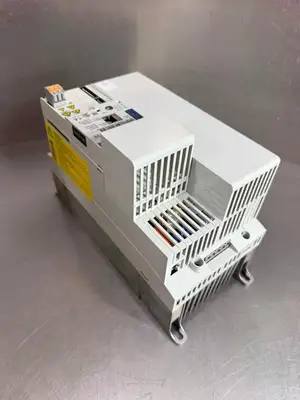 Lenze E84AVSCE7524VX0 StateLine C 8400 400/500V 7.5Kw (10.4.5)