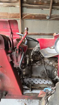 MASSEY FERGUSON 135 Tractor | Iron Listing (27)