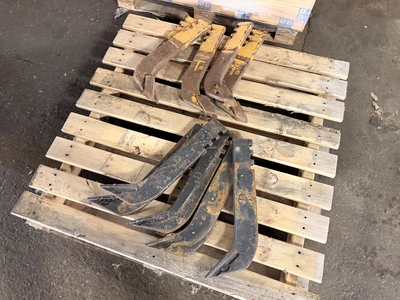 Used SCARIFIER / RIPPER TIPS _UNKNOWN_ Miscellaneous Equipment Michigan US | Miedema Asset Management Group #1414361