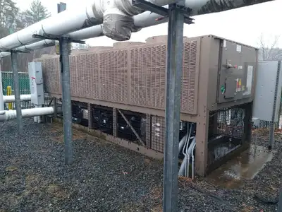 2012 YORK YVAA0233BSV46 CHILLERS | Machinery Network (2)