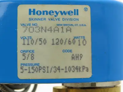 Honeywell Skinner 703N4A1A Solenoid Valve 2-Way NC 120V 5-150 PSI 3/8" NPT
