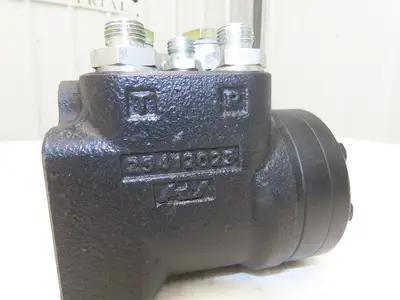 Linde 3865421203 Forklift Hydraulic Power Steering Pump Removed From E20C