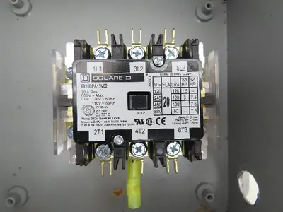 Wiegmann B080804CH Electrical Enclosure 8x8x4" Wall Mount With Contactor