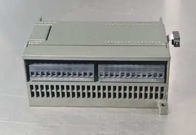Siemens 6E57 223-1PL22-0XA0 PLC (BIN642)