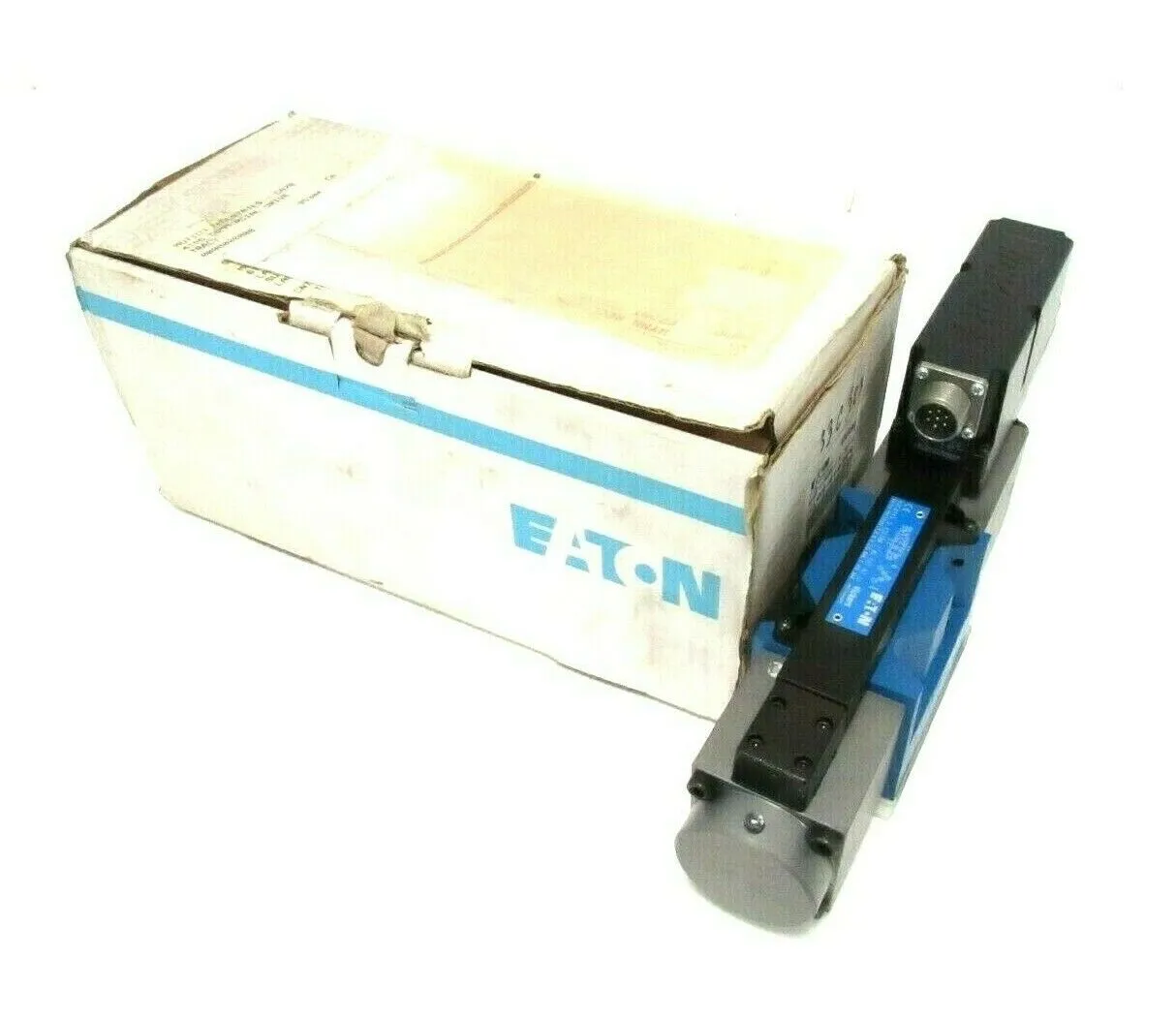 NEW VICKERS KBFDG4V-5-33C30N-Z-M1-PH7-H7-11 PROPORTIONAL VALVE 02-414369