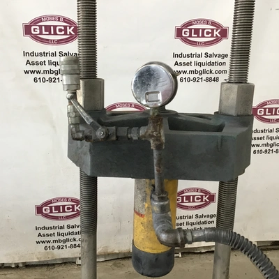 Carver M Laboratory Hydraulic Press with Enerpac PUJ1200B Hydraulic Pump