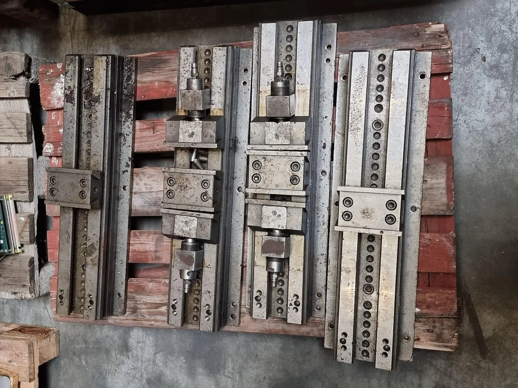 USED ZM PNEUMATIC VICES