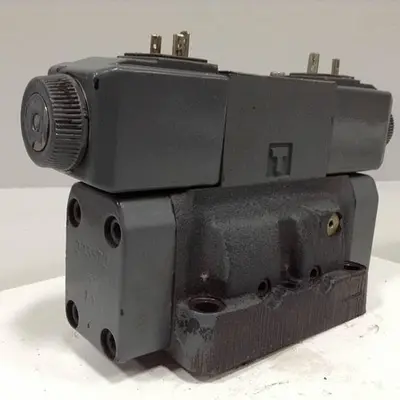USED VICKERS DG4V-3-6C-M-U-HL7-60-B13