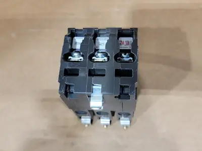 USED SQUARE D QOB320