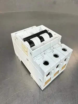 Siemens 5SX23 Circuit Breaker 5SX2 3 Pole Trip Class (9.3.2)