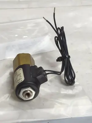Used SNAP-TITE V3W792D-118DPT Solenoid Valves Ohio US | Surplus Asset Holdings #1236228
