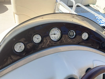 USED 2004 BENNINGTON 2280 RL