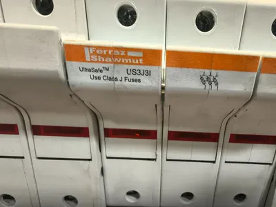 FERRAZ SHAWMUT US3J3I Fuse Holder | ESS Industrial Equipment Sales (3)