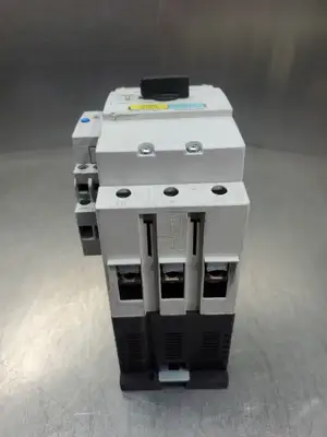 USED Siemens 3RV1042-4JB10 Motor Starter Circuit Breaker w/3RV1921-1M Module
