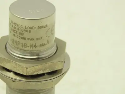 Allen Bradley 871TM-DH8NP18-N4 Proximity Sensor Inductive 10-30vdc 200mA 18mm OD
