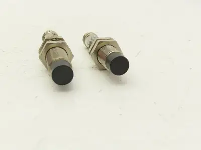 Allen Bradley 827C-D4NP12-D4 Proximity Sensor 12mm 10-30VDC  Lot of 2