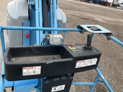 Used 2013 GENIE GR26J RUNABOUT VERTICAL MAST LIFT Vertical Mast Lifts Michigan US | Miedema Asset Management Group #1406856