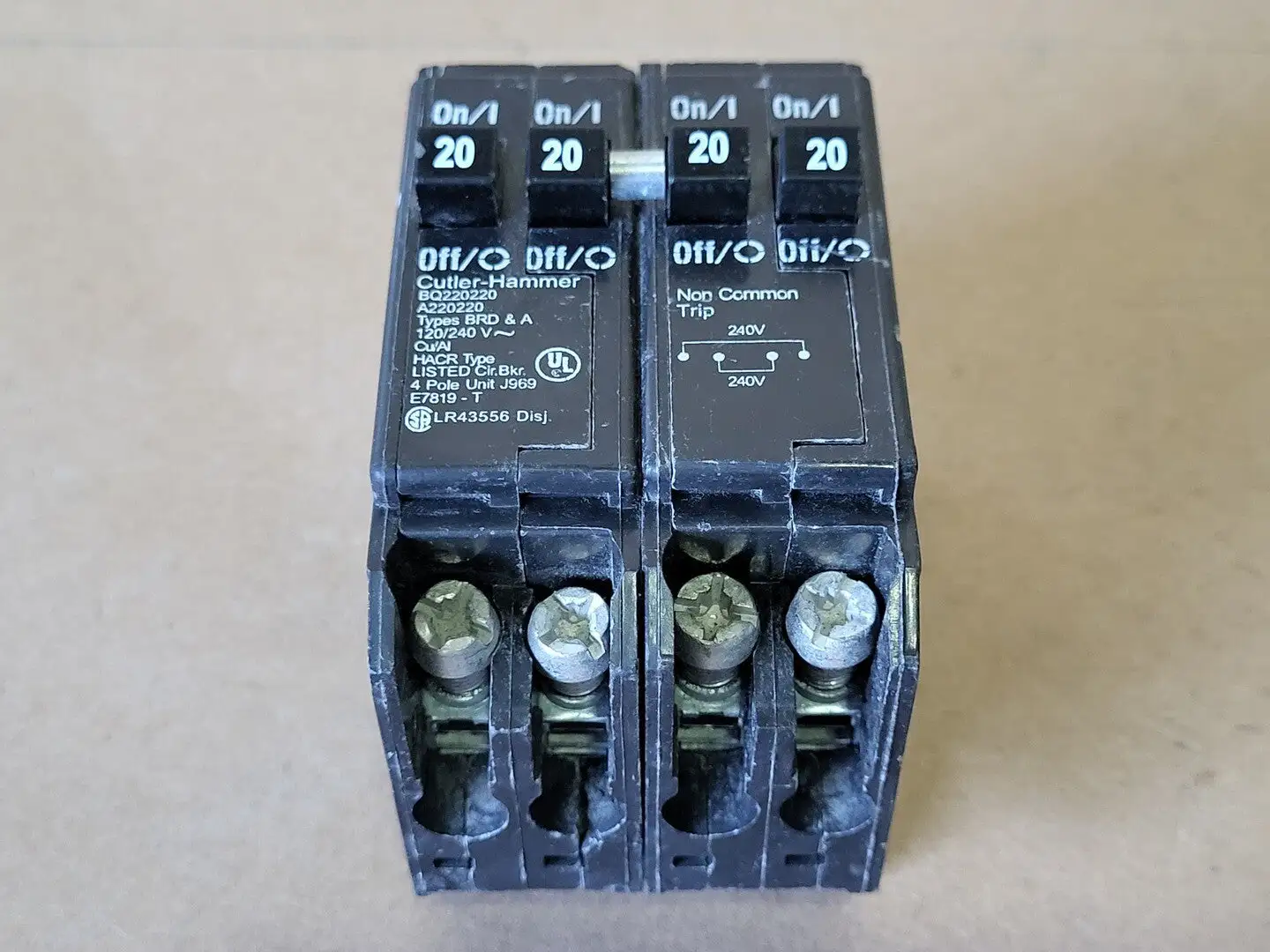USED CUTLER-HAMMER BQ220220