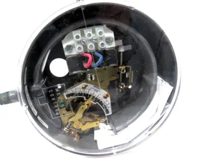 NEW DWYER DS-7331-153-3A PRESSURE SWITCH DS73311533A