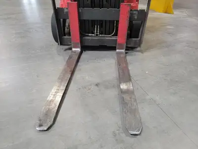 USED RAYMOND 425-C40QM