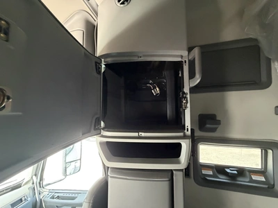 Used 2021 VOLVO VNL760 Conventional trucks Indiana US | Miedema Asset Management Group #1414630