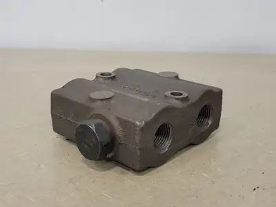 Hydraulic Block Valve 7594H, 1450 PSI