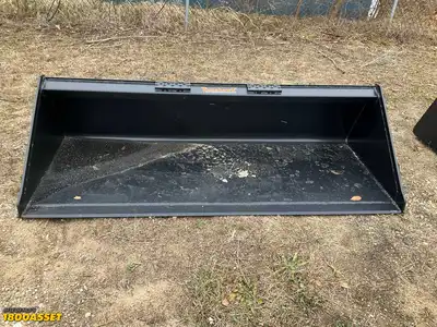 New Tomahawk 78” skid steer bucket, welded on high carbon cutting edge, skid steer quick attach
