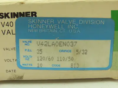 Honeywell Skinner V42LA0EN037 Solenoid Valve 2-Way NC 120V 35 PSI 1/4" NPT