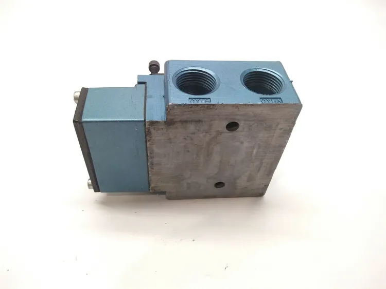 Used MAC VALVES DUAL CYLINDER MANIFOLD FOR SOLENOID VALVES Solenoid Valves | Maverick Industrial Sales #1115423