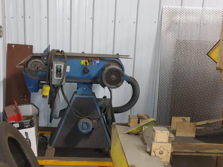 Used REIS _UNKNOWN_ Belt Grinders Including Sanders Ohio US | Yoder Brothers machinery #1081842