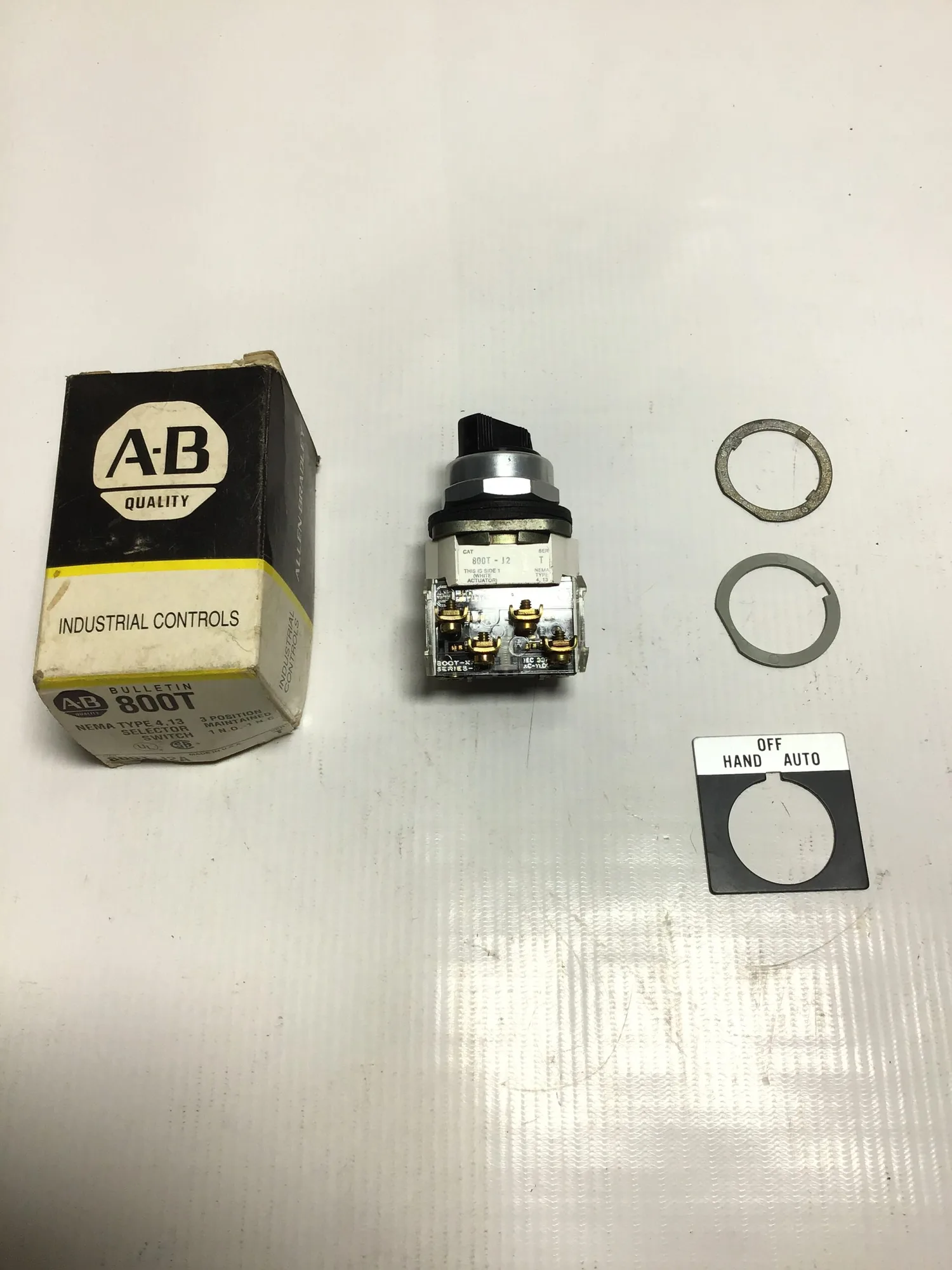 Allen Bradley 800T-J2A Selector Switch 800T-XA Series T Nema Type 4 & 13