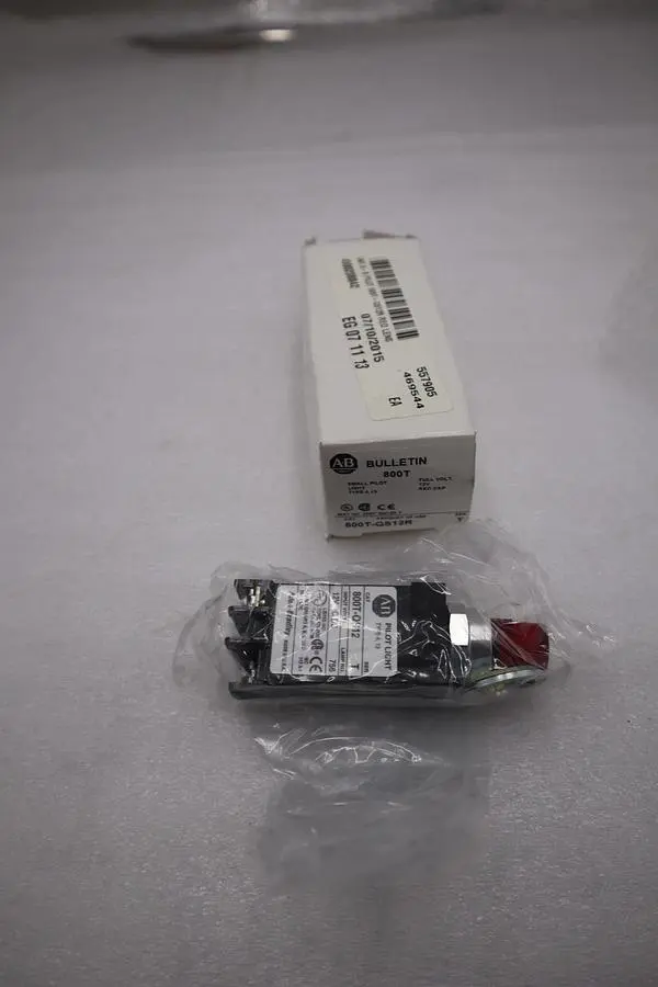 ALLEN BRADLEY 800T-QS12R / 800TQS12R (NEW WITH BOX) STOCK G696A
