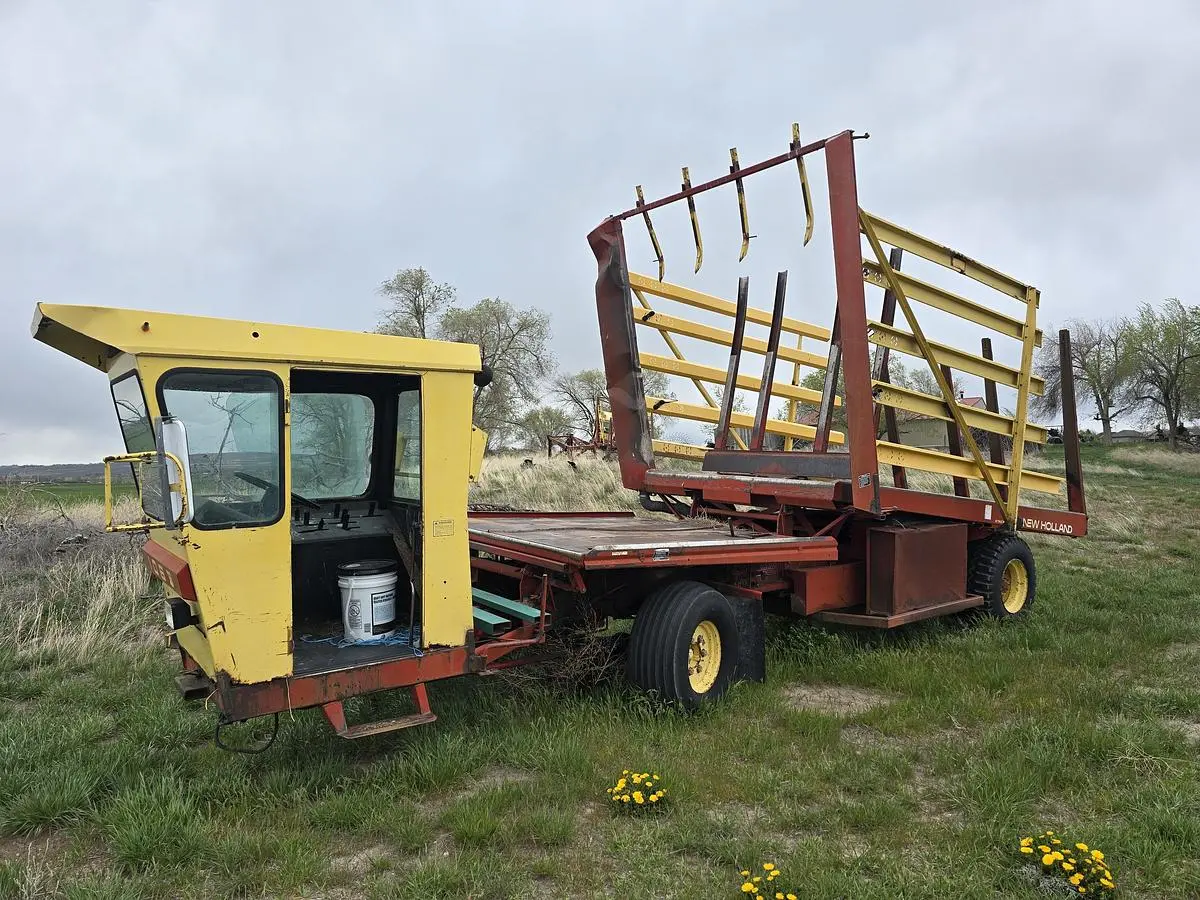 USED NEW HOLLAND 1068
