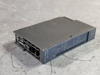 NEW SIEMENS 6ES7 132-4HB01-0AB0