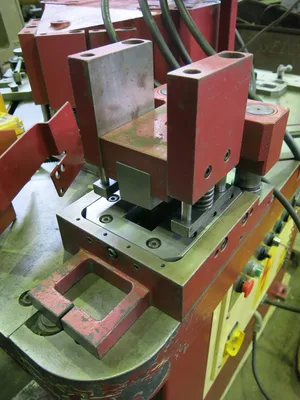 Amada CSW-250 Hydraulic Sheetmetal Notcher with Coping & Radius Heads