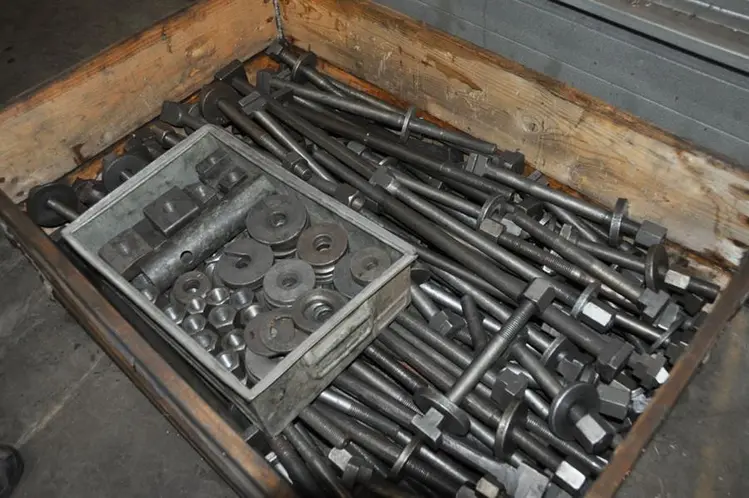 Used CLAMPING ELEMENTS FOR WORKPIECES Tables, Floor & Layout Plates BE | Apt International N.V #366614