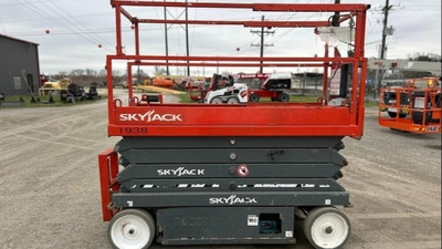 USED 2017 Skyjack SJ3226