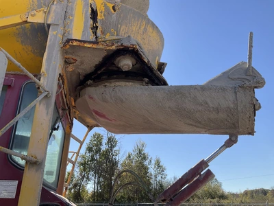 Used 1994 ADVANCE MIXER Concrete Mixer Trucks Michigan US | Miedema Asset Management Group #1579102
